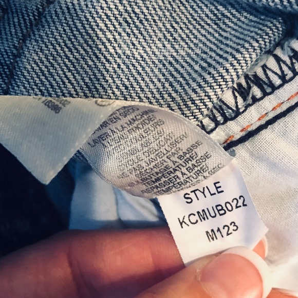 DKNY Premium Denim Jeans - Picture 5 of 6